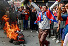 नेपाल में बेकाबू हिंसा: पीएम ओली का इस्तीफा, पूर्व पीएम खनाल की पत्नी जिंदा जलाई गई