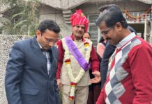 ढोल-धमाकों और बैंड-बाजे के साथ शिक्षक को दी विदाई: JNV शमशाबाद में श्री मुकेश चंद्र दुबे का भव्य सेवानिवृत्ति समारोह