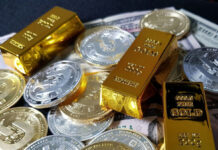 सोना-चांदी अपडेट: चांदी में लगातार तीसरे दिन गिरावट, सोना हुआ महंगा; जानें क्या है निवेश का सही समय?