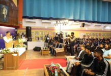 मुख्यमंत्री का गुरु मंत्र: “परीक्षा उत्सव है, डरें नहीं… डटकर मुकाबला करें”; सुभाष स्कूल में छात्रों से रूबरू हुए CM डॉ. यादव