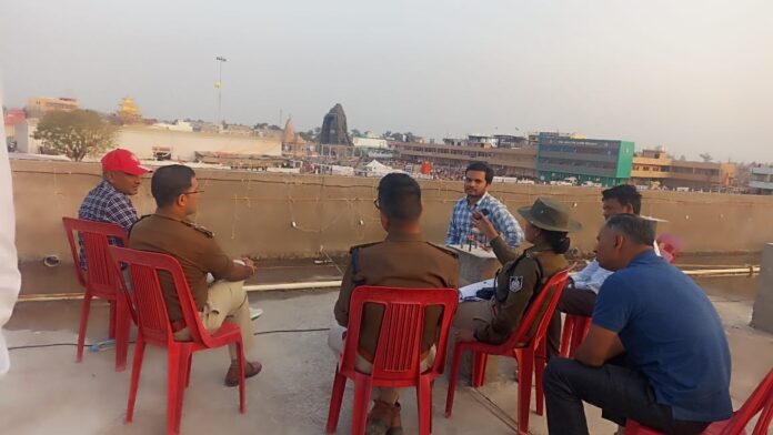 कलेक्टर एसपी ने कुबेरेश्वर धाम (2) (1)