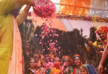 ЁЯМИ рднреЛрдкрд╛рд▓ рдореЗрдВ рд╣реЛрд▓реА рдХреА рдзреВрдо: рдХрд╣реАрдВ рд░рдВрдЧреЛрдВ рдХреА рдмреМрдЫрд╛рд░, рдХрд╣реАрдВ рдлрд╛рдЧ рдХреА рддрд╛рди рдФрд░ рдЧрдВрдЧрд╛-рдЬрдореБрдиреА рддрд╣рдЬреАрдм рдХреА рдорд┐рд╕рд╛рд▓