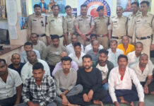 इंदौर: रंगपंचमी की ‘गेर’ में हाथ साफ करने पहुंचे ‘हाईप्रोफाइल’ चोर; फ्लाइट से आए, होटलों में रुके, पुलिस ने ऐसे दबोचा