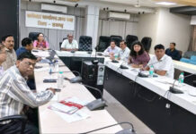 🛡️ सर्वाइकल कैंसर के विरुद्ध जंग: कलेक्टर डॉ. गिरीश कुमार मिश्रा ने दी एचपीवी टीकाकरण को ‘मिशन मोड’ की रफ्तार