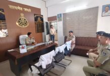 рддреНрдпреЛрд╣рд╛рд░реЛрдВ рдкрд░ ‘рддреАрд╕рд░реА рдЖрдВрдЦ’ рдХрд╛ рдкрд╣рд░рд╛: рд╕реАрд╣реЛрд░ SP рджреАрдкрдХ рдХреБрдорд╛рд░ рд╢реБрдХреНрд▓рд╛ рдиреЗ рд╕рдВрднрд╛рд▓рд╛ рдореЛрд░реНрдЪрд╛, рдЖрд╖реНрдЯрд╛ рдЕрдиреБрднрд╛рдЧ рдореЗрдВ рд╕реБрд░рдХреНрд╖рд╛ рдХреЗ рдХрдбрд╝реЗ рдирд┐рд░реНрджреЗрд╢