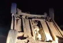 शिवपुरी: महाकाल दर्शन करने जा रहे श्रद्धालुओं की कार पलटी; एक की मौत, चार घायल