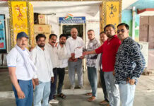 सीहोर में ट्रेनों के ठहराव को लेकर कांग्रेस का प्रदर्शन: रेल मंत्री के नाम सौंपा ज्ञापन, आंदोलन की चेतावनी
