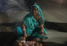 सीहोर: न्याय के लिए तरसती मां! घायल बेटी को इंसाफ दिलाने 6 घंटे सड़क पर बैठी रही महिला, पुलिस सीमा विवाद में उलझाती रही