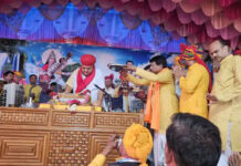 आष्टा मंडी प्रांगण में श्रीकृष्ण जन्मोत्सव की धूम: पंडित कमलकिशोर नागर की भागवत कथा में पहुंचे विधायक गोपालसिंह, लिया आशीर्वाद