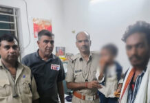 सीहोर: सलकनपुर धाम के भंडारे में बिछड़ी 2 वर्षीय मासूम, डायल-112 के जवानों ने तत्परता दिखाकर रोते परिजनों से मिलाया