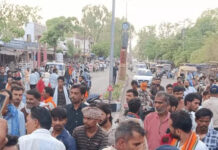 रायसेन में भारी बवाल: काल भैरव धाम के बाबा सुनील सराठे पर परिजनों से मारपीट का आरोप, विश्वकर्मा समाज ने जिला अस्पताल के सामने किया चक्काजाम