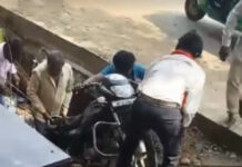 सीहोर में बड़ा हादसा टला: बिलकिसगंज जोड़ पर खुली नाली में गिरा बाइक सवार, निर्माण में सुरक्षा मानकों की सरेआम धज्जियां!