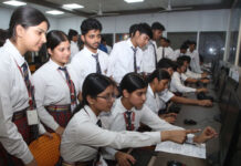 CBSE 12th Re-evaluation Result: सीबीएसई ने जारी किए 12वीं पुनर्मूल्यांकन के परिणाम, डिजिलॉकर पर अपलोड हुई अपडेटेड मार्कशीट