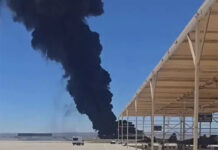 US Plane Crash: अमेरिका में बड़ा विमान हादसा, परीक्षण उड़ान के दौरान B-52 बॉम्बर क्रैश; सभी 8 लोगों की मौत