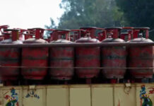 महंगाई का झटका: कमर्शियल LPG सिलेंडर के दामों में भारी बढ़ोतरी, जानें दिल्ली-मुंबई समेत बड़े शहरों के नए रेट्स