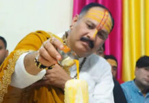 कुबेरेश्वर धाम से दुनिया भर में गूंजा ‘हर-हर महादेव’: पंडित प्रदीप मिश्रा के आह्वान पर 81 करोड़ श्रद्धालुओं ने किया महाभिषेक
