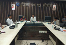 सीहोर कलेक्टर की सख्त समीक्षा: विभागीय अधिकारियों को फटकार, पल्स पोलियो और योग दिवस पर दिए बड़े निर्देश
