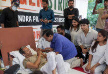 जंतर-मंतर पहुंचे अरविंद केजरीवाल, बोले- धर्मेंद्र प्रधान की जगह सोनम वांगचुक को बनाएं शिक्षा मंत्री