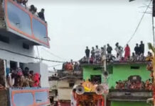‘मिनी जगन्नाथपुरी’ मानोरा धाम में उमड़ा आस्था का सैलाब: 22 फीट ऊंचे लकड़ी के रथ पर नगर भ्रमण पर निकले महाप्रभु; जानें 200 साल पुरानी अनोखी परंपरा