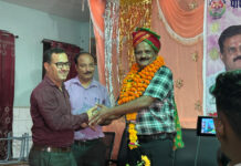 भीगी पलकों से विदाई: जेएनवी शमशाबाद के उप प्राचार्य विनोद कुमार तिवारी हुए सेवानिवृत्त