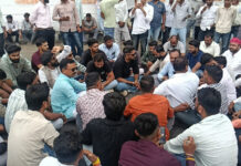 फंदा टोल प्लाजा बना छावनी: जीवन सिंह शेरपुर के नेतृत्व में निकली करणी सेना की ‘ट्रैक्टर यात्रा’ को पुलिस ने रोका, हाईवे पर धरने पर बैठे किसान
