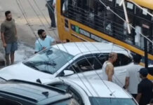 पंचकूला में बड़ा हादसा टला: चितकारा स्कूल की बस ने सड़क किनारे खड़ी 4 कारों को मारी जोरदार टक्कर; बस में सवार थे 20 बच्चे, सभी सुरक्षित