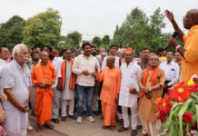 सीहोर में उमड़ा श्रद्धा का सैलाब: जय जगन्नाथ के जयघोष के साथ निकली भव्य रथ यात्रा; नपाध्यक्ष प्रिंस राठौर ने झाड़ू लगाकर की मार्ग की सफाई