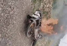 सीहोर में उपद्रवियों का आतंक: भाऊखेड़ी में सड़क किनारे खड़ी बाइक को फूंका, धू-धू कर जली मोटरसाइकिल; मालिक की तलाश में जुटी पुलिस