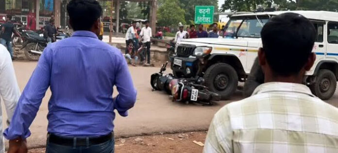पन्ना में 'सिंघम' बनने चला नशेड़ी! थाने से चुराई पुलिस की बोलेरो, बाजार में मचाया ऐसा तांडव कि दहल गए लोग