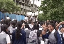 भोपाल में ‘जेन अल्फा प्रोटेस्ट’: रीजनल स्कूल को KVS में मर्ज करने के प्रस्ताव के विरोध में 400 छात्र सड़क पर