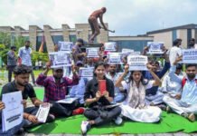 JPSC पेपर लीक मामला: अभ्यर्थियों की मांग – सेवानिवृत्त जजों की स्वतंत्र समिति करे जांच, CID पर भरोसा नहीं