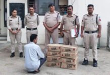 शाहगंज में अवैध शराब पर बड़ी कार्रवाई: मकान से 8 पेटी अंग्रेजी शराब ज़ब्त, आरोपी विनोद सैनी गिरफ्तार