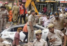 दिल्ली: भारी बारिश के बीच सत्य निकेतन में 4 मंजिला हॉस्टल ढहा; 3 छात्रों की मौत, कई घायल; मकान मालिक पर FIR और CM ने दिए सख्त कार्रवाई के आदेश