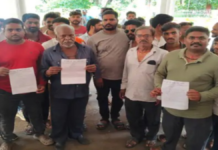 रायसेन में 65 साल पुरानी परंपरा रोकने का आरोप, पुजारी को हटाने की मांग; सैकड़ों समिति सदस्यों ने सौंपा ज्ञापन