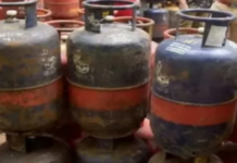 Commercial LPG Price Hike: अक्टूबर की शुरुआत में महंगा हुआ कमर्शियल LPG सिलेंडर, दिल्ली में ₹62.50 और पटना में ₹71.50 बढ़े दाम