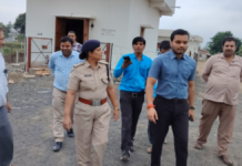 सीहोर में दीपावली से पहले पटाखा दुकानों और गोदामों का निरीक्षण, CSP डॉ. अभिनंदना शर्मा और SDM तन्मय वर्मा ने दिए सख्त निर्देश
