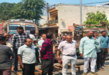 मंडी-श्यामपुर सड़क की बदहाली पर फूटा लोगों का गुस्सा, दो महीने में तीसरी बार चक्काजाम