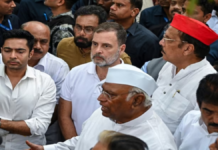 दिल्ली में INDIA ब्लॉक का सुप्रीम कोर्ट तक मार्च, CJI सूर्यकांत ने आवेदन किया अस्वीकार; विरोध प्रदर्शन के बीच 6 मेट्रो स्टेशन बंद