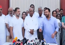 INDIA Bloc Protest : तेजस्वी यादव का आरोप- ‘ज्ञानेश कुमार ने लोकतंत्र को कुचला’, SIR के खिलाफ विपक्ष की आगे की रणनीति पर मंथन