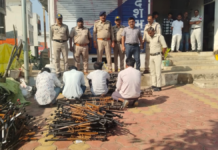 सीहोर पुलिस की बड़ी कार्रवाई: 30 किलो अवैध विस्फोटक और 585 मोडिफाई गन जब्त, पार्वती थाना पुलिस ने 4 आरोपियों को किया गिरफ्तार